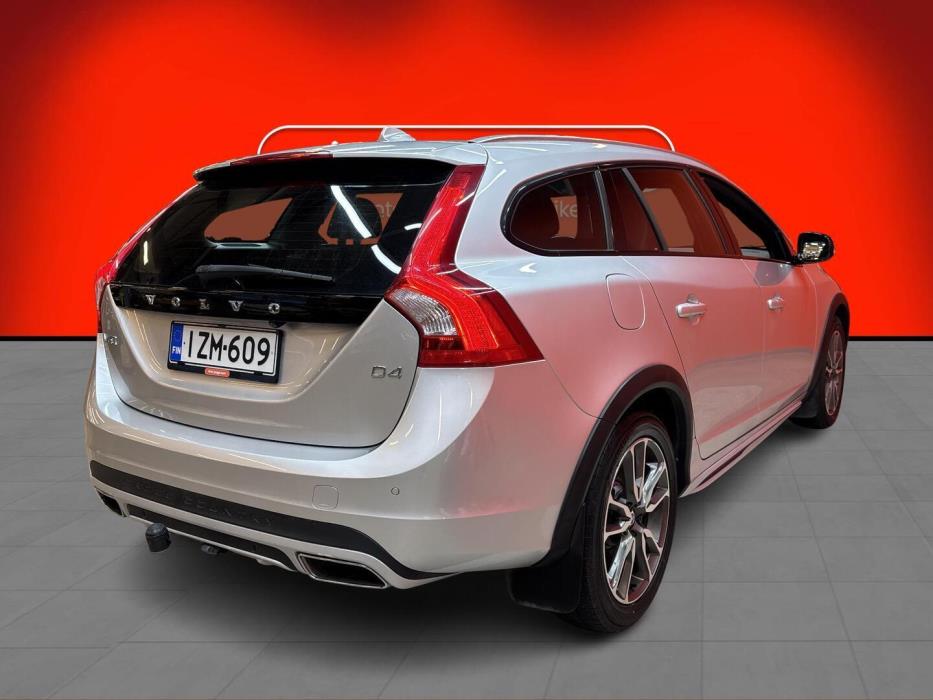 VOLVO V60 Cross Country 2017