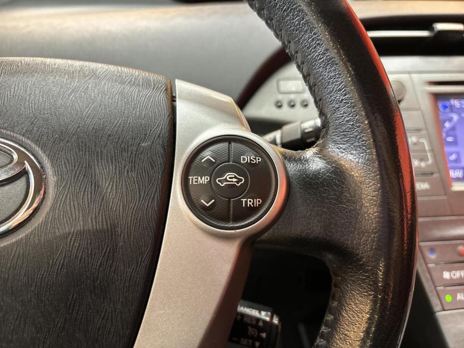 TOYOTA Prius PHEV 2012