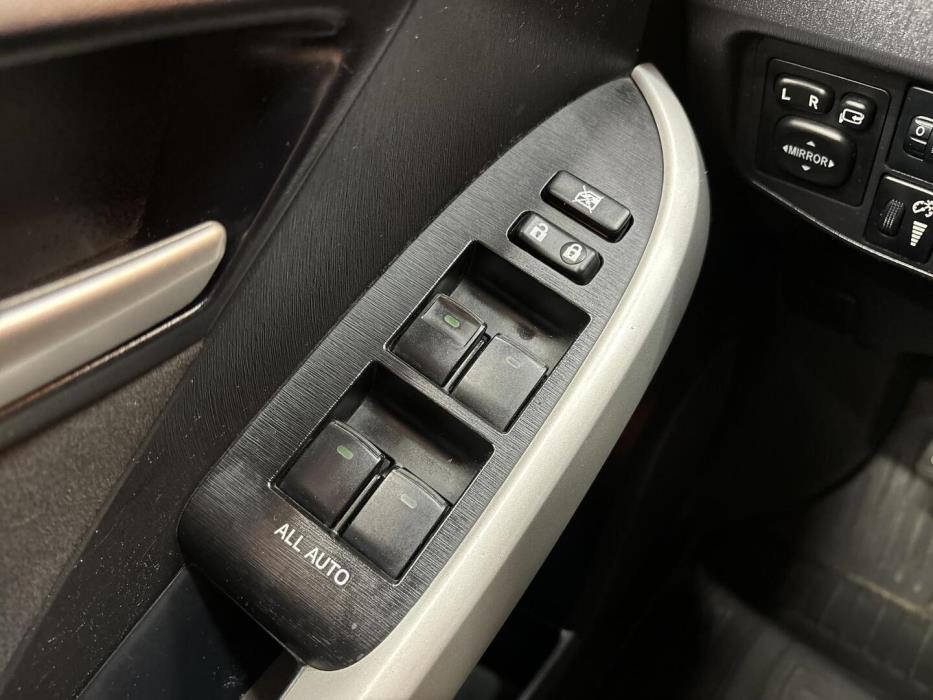 TOYOTA Prius PHEV 2012