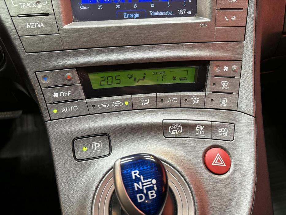 TOYOTA Prius PHEV 2012