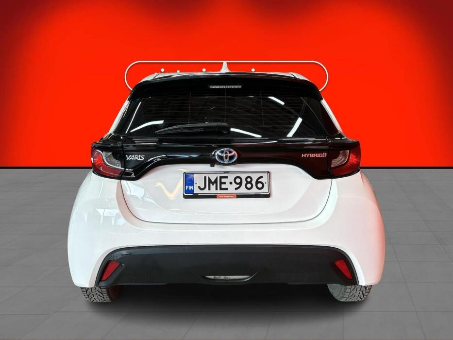 TOYOTA Yaris 2021
