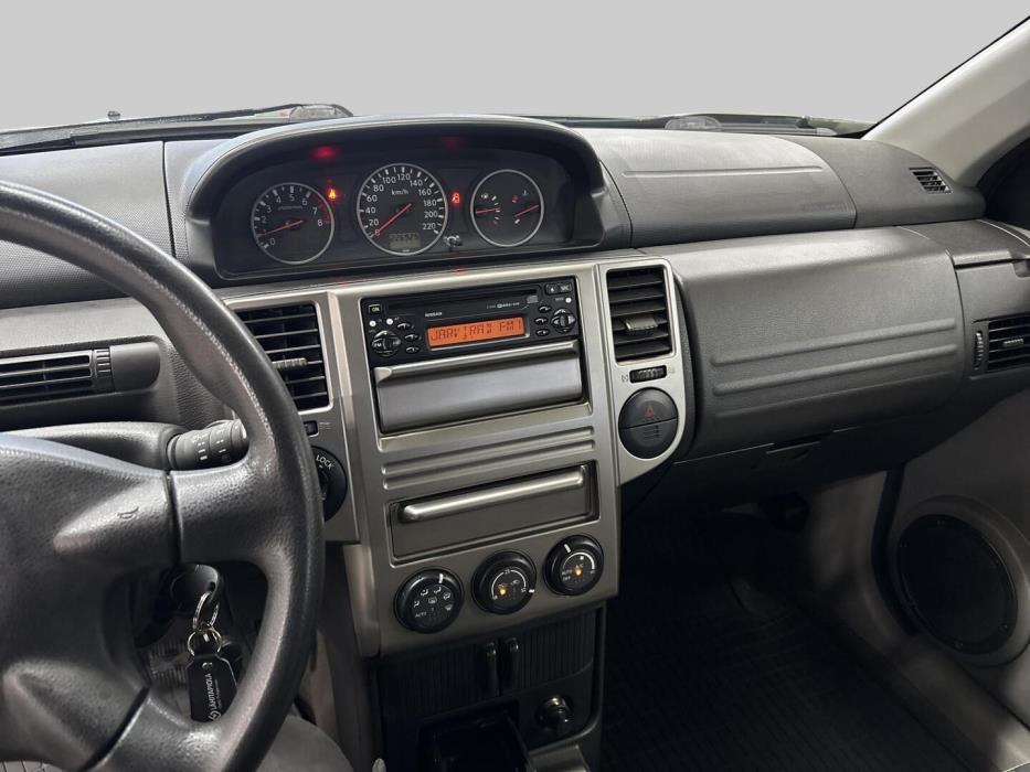 NISSAN X-TRAIL 2005