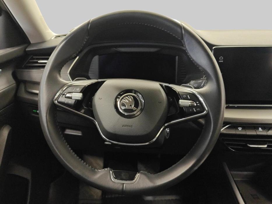 SKODA OCTAVIA 2024