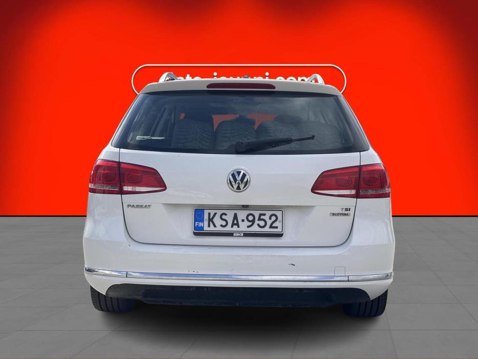 VOLKSWAGEN Passat 2012