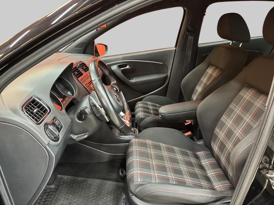 VOLKSWAGEN Polo 2017