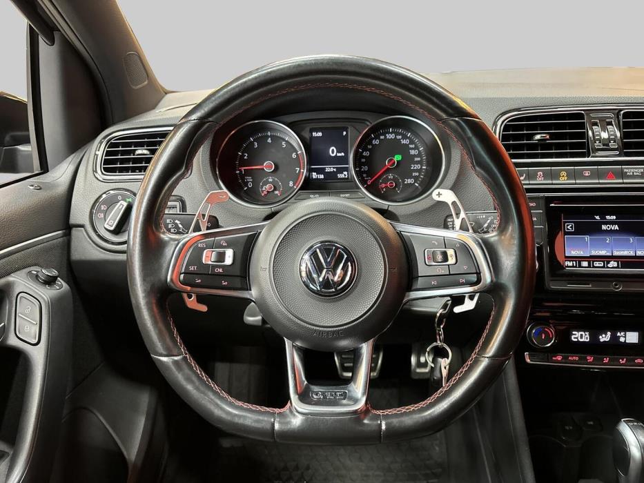 VOLKSWAGEN Polo 2017