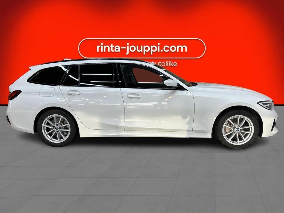 BMW 330 2021
