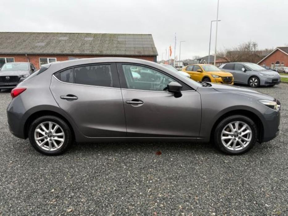 MAZDA 3 2018