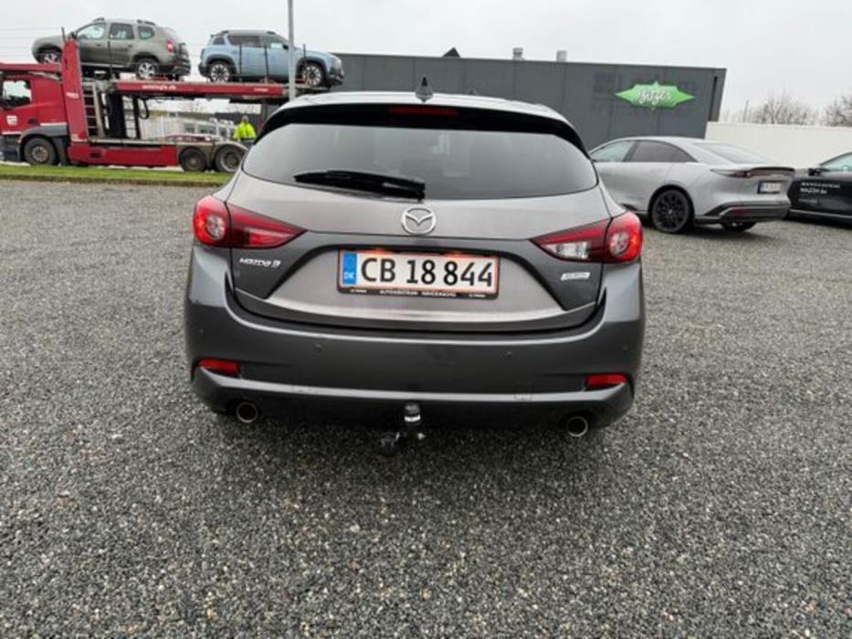 MAZDA 3 2018