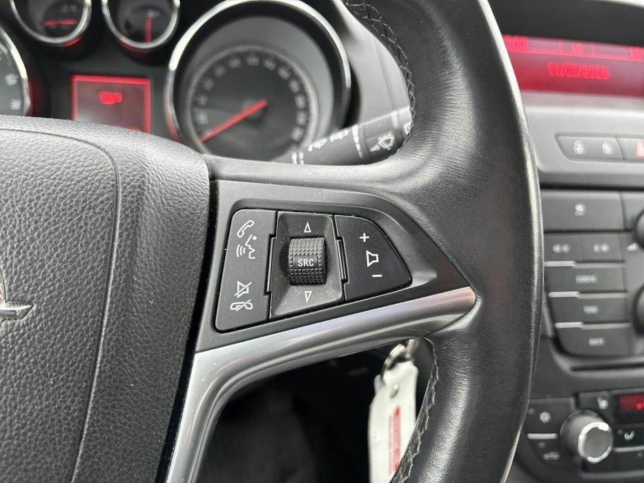OPEL Insignia 2012