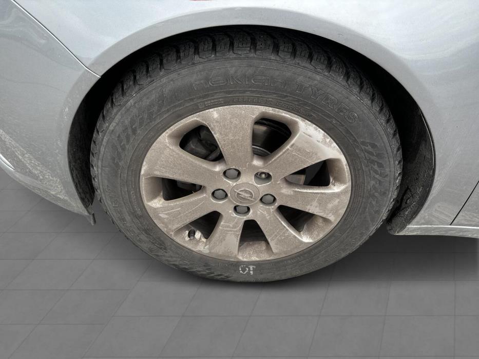 OPEL Insignia 2012