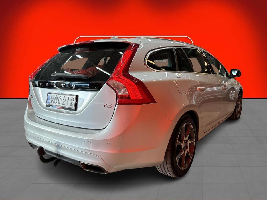VOLVO V60 2014