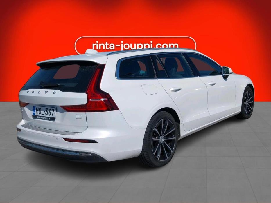 VOLVO V60 2023