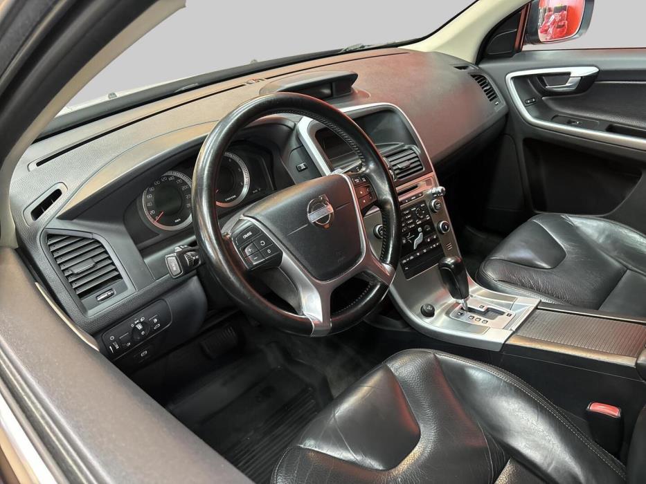 VOLVO XC60 2011