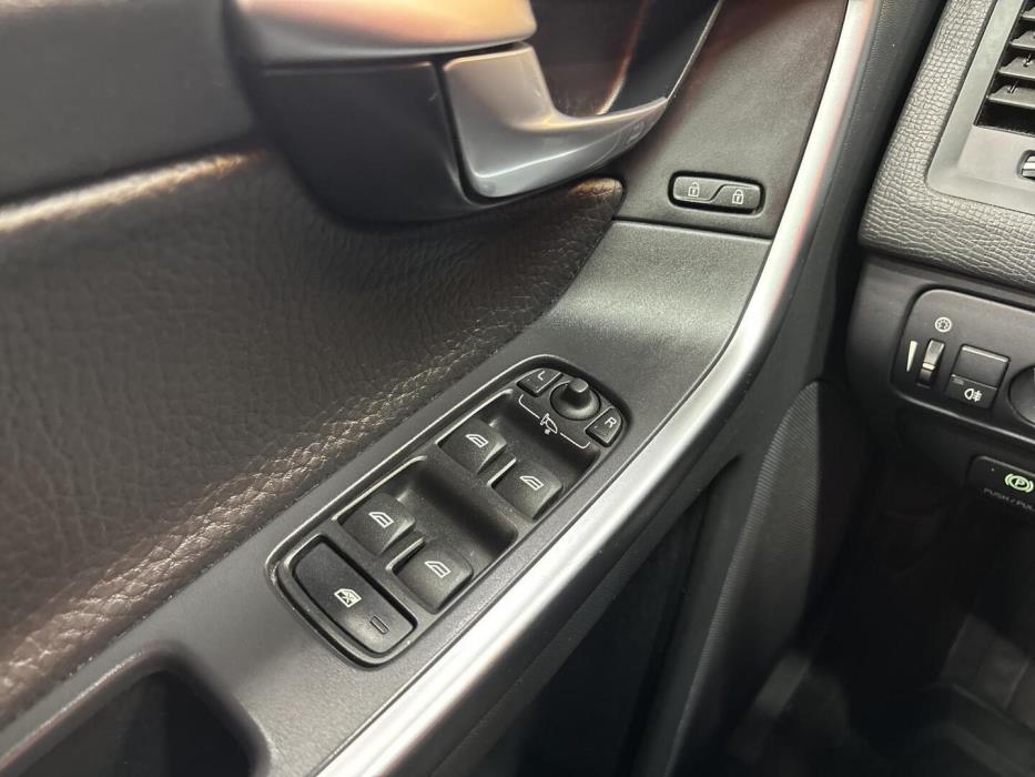 VOLVO XC60 2011