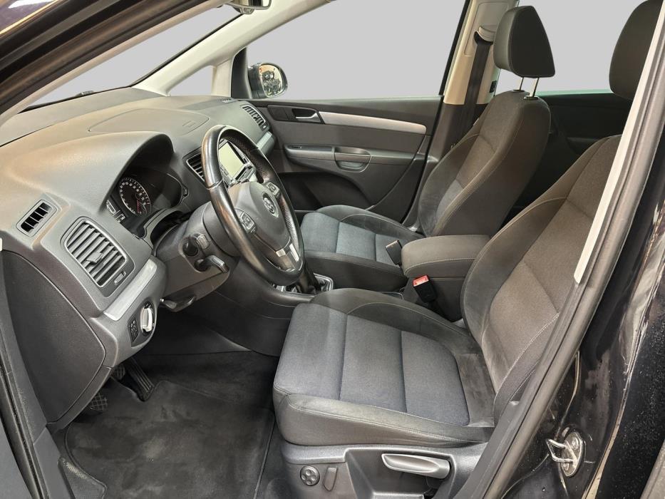 VOLKSWAGEN Sharan 2012