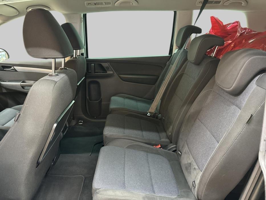 VOLKSWAGEN Sharan 2012