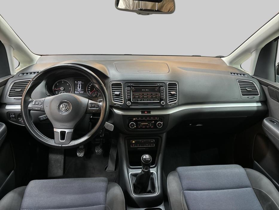 VOLKSWAGEN Sharan 2012