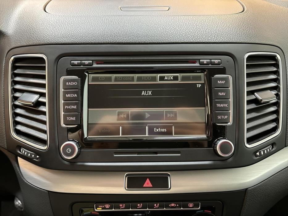 VOLKSWAGEN Sharan 2012