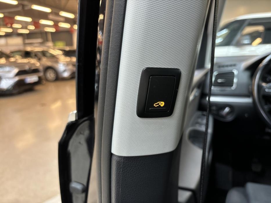 VOLKSWAGEN Sharan 2012