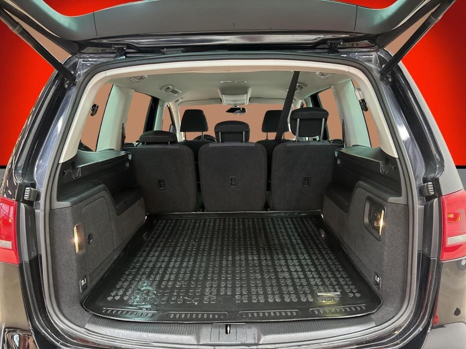 VOLKSWAGEN Sharan 2012