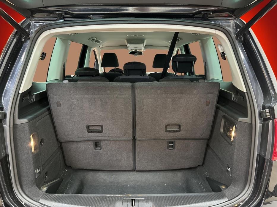 VOLKSWAGEN Sharan 2012