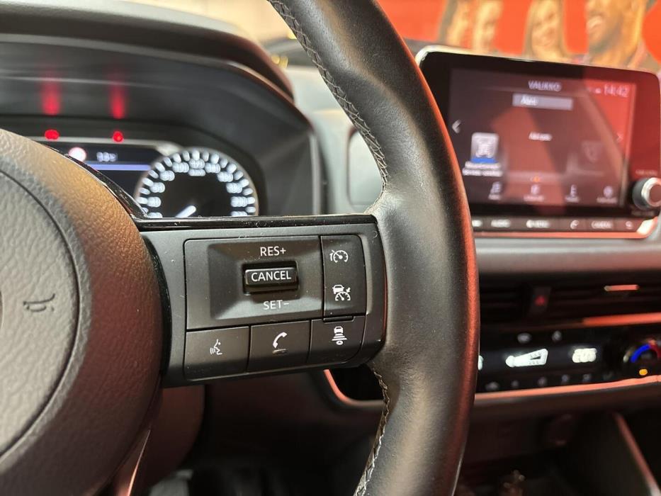 NISSAN Qashqai 2022