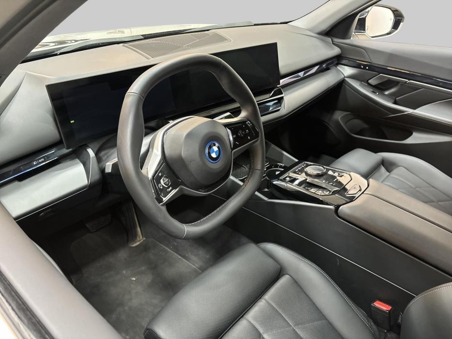 BMW i5 2023