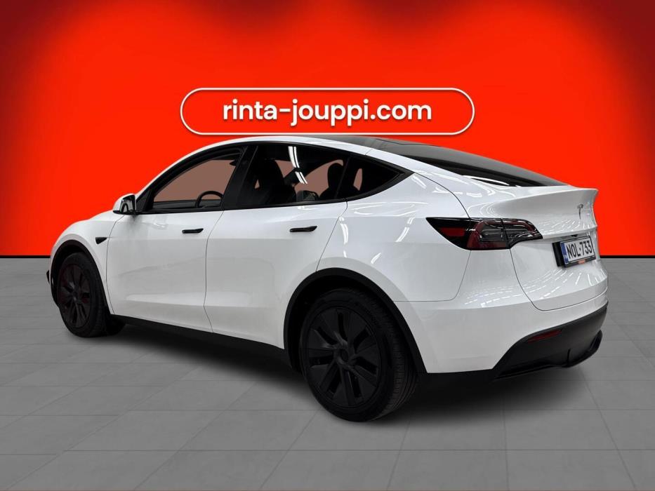 TESLA Model Y 2025