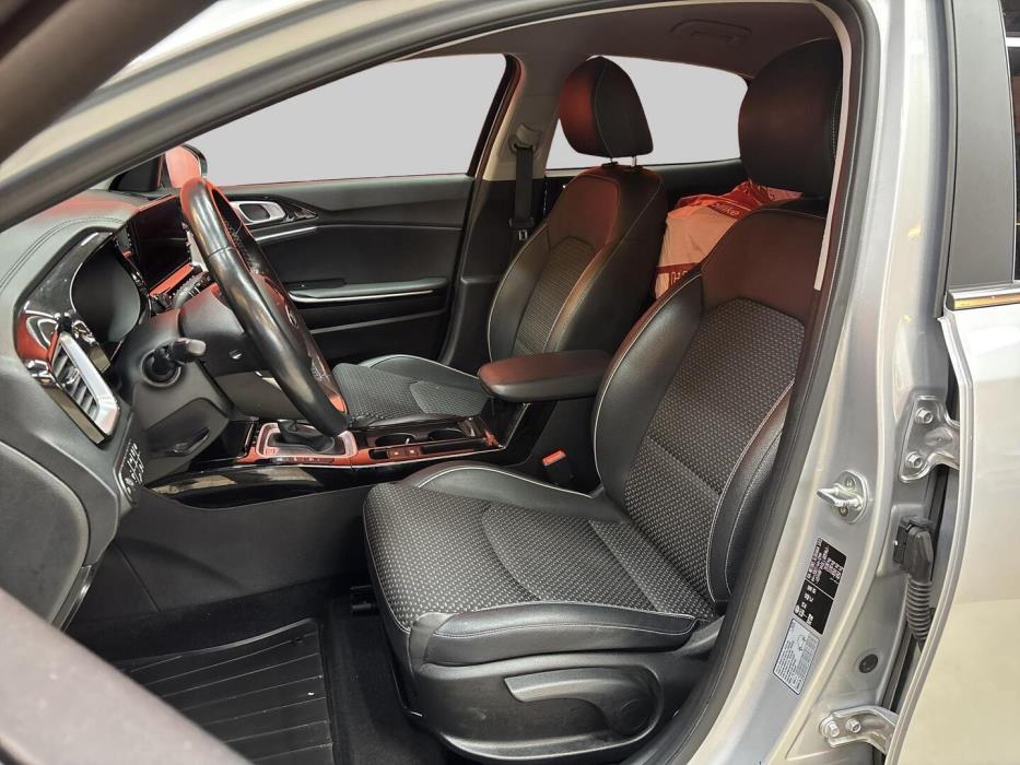 KIA XCEED 2021