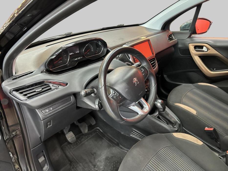 PEUGEOT 208 2013