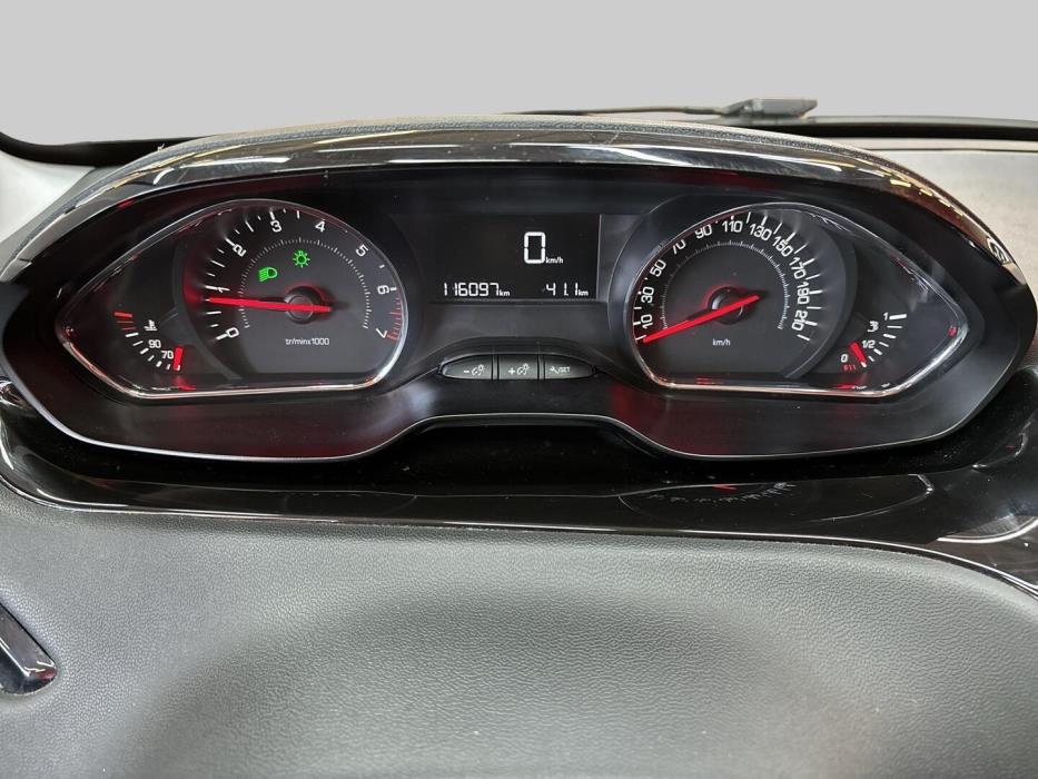PEUGEOT 208 2013