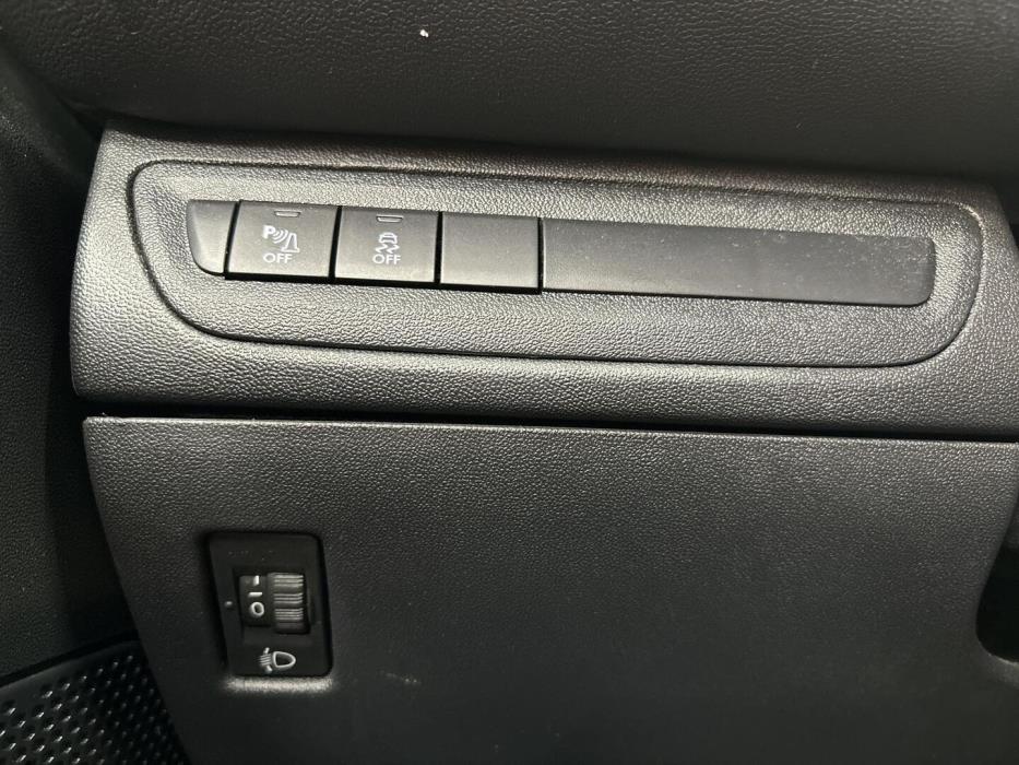 PEUGEOT 208 2013