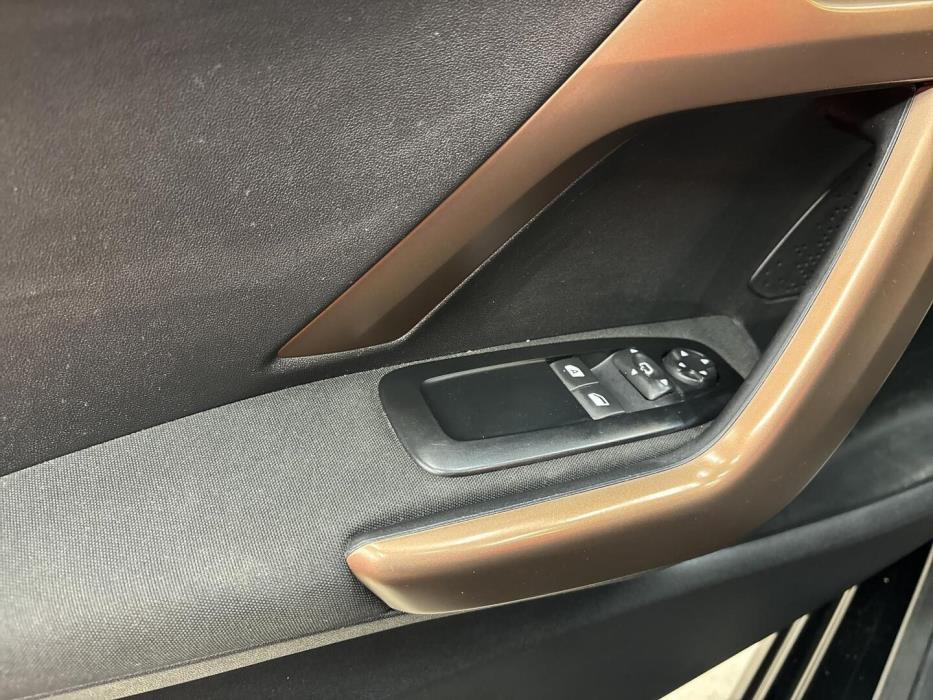 PEUGEOT 208 2013