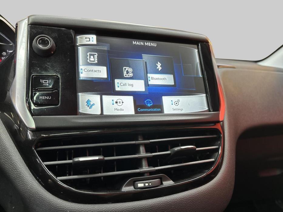 PEUGEOT 208 2013