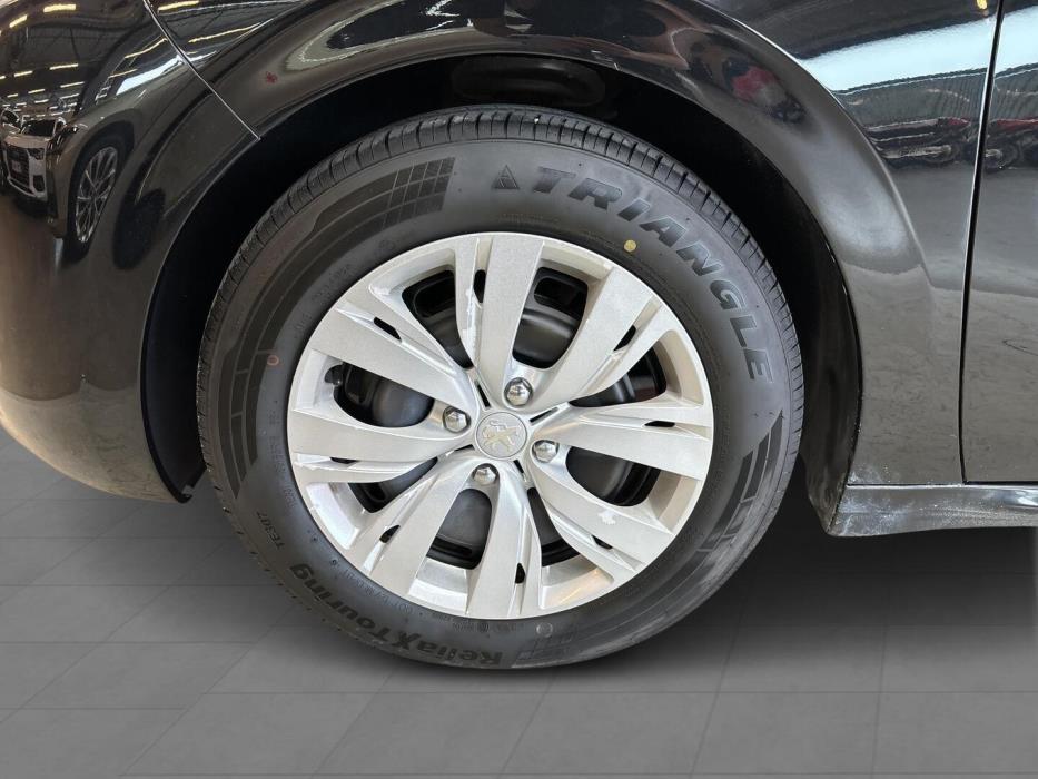 PEUGEOT 208 2013