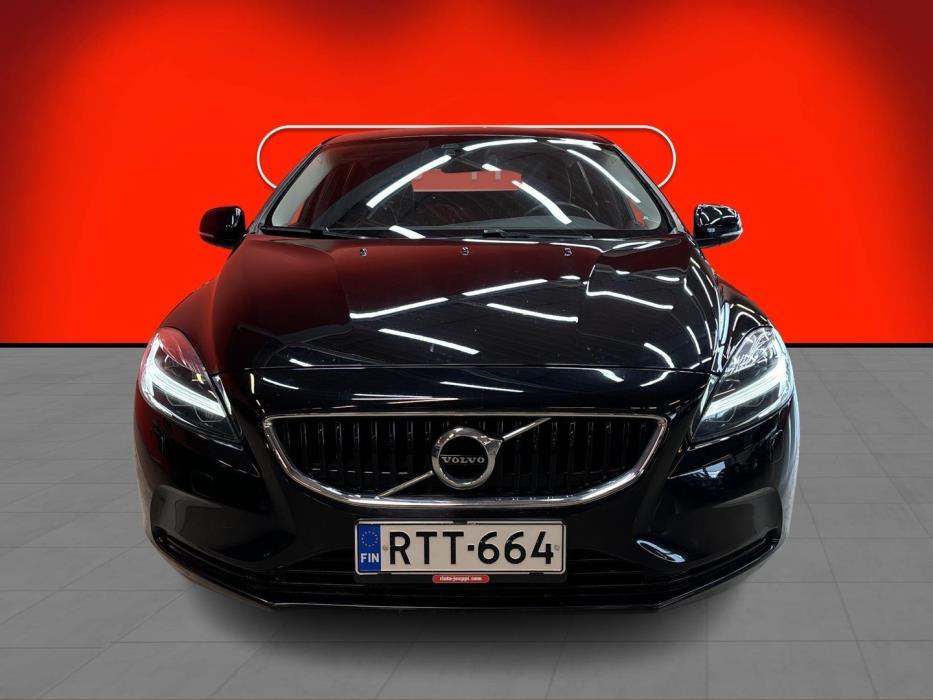 VOLVO V40 2018
