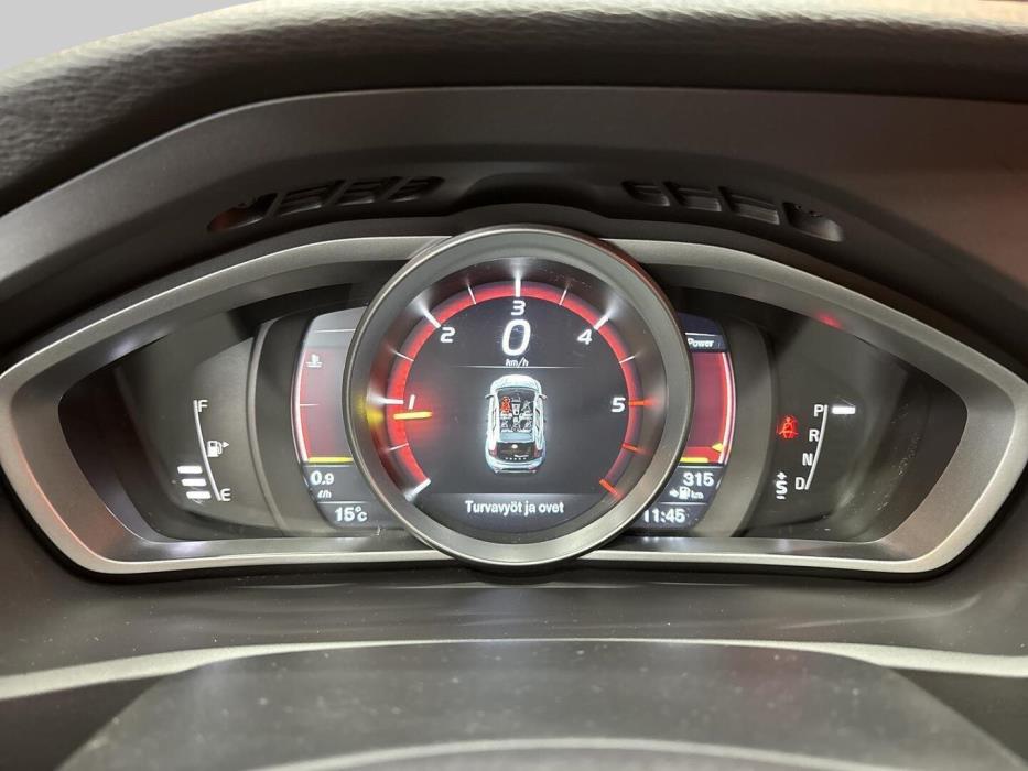 VOLVO V40 2018