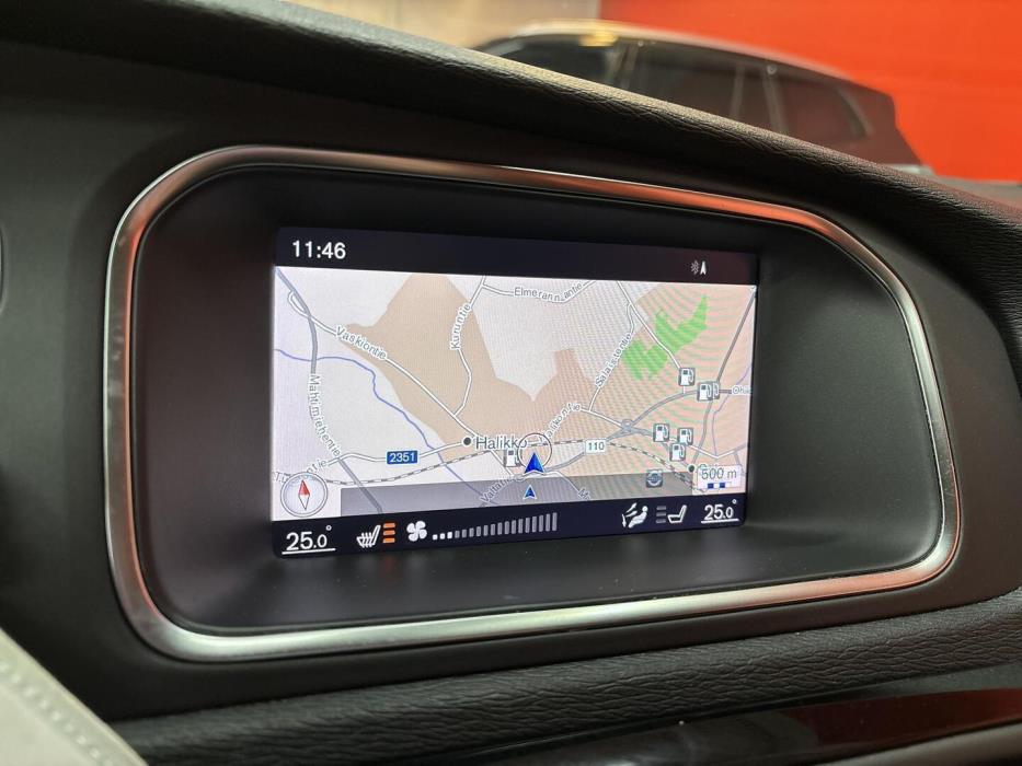 VOLVO V40 2018