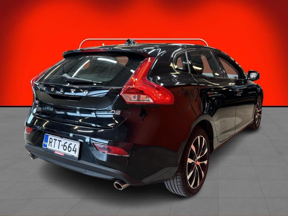 VOLVO V40 2018