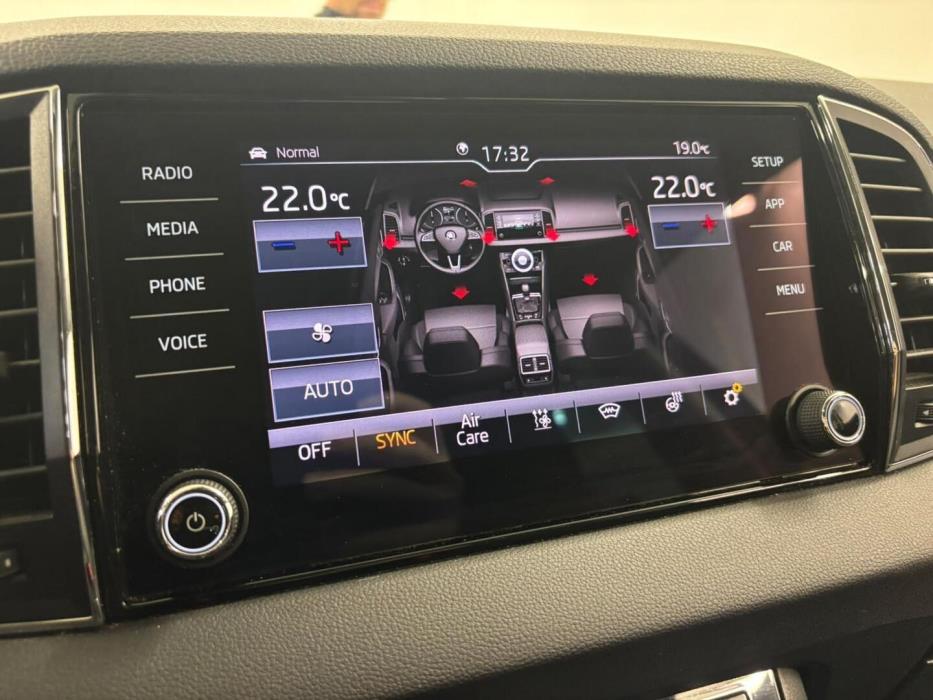 SKODA Karoq 2019