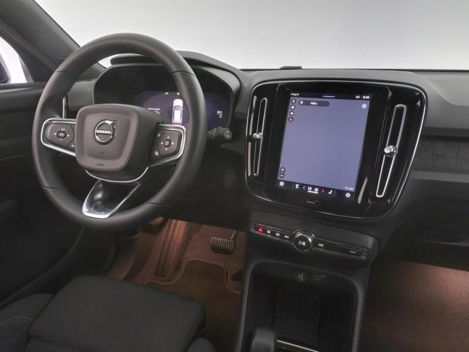 VOLVO XC40 2023