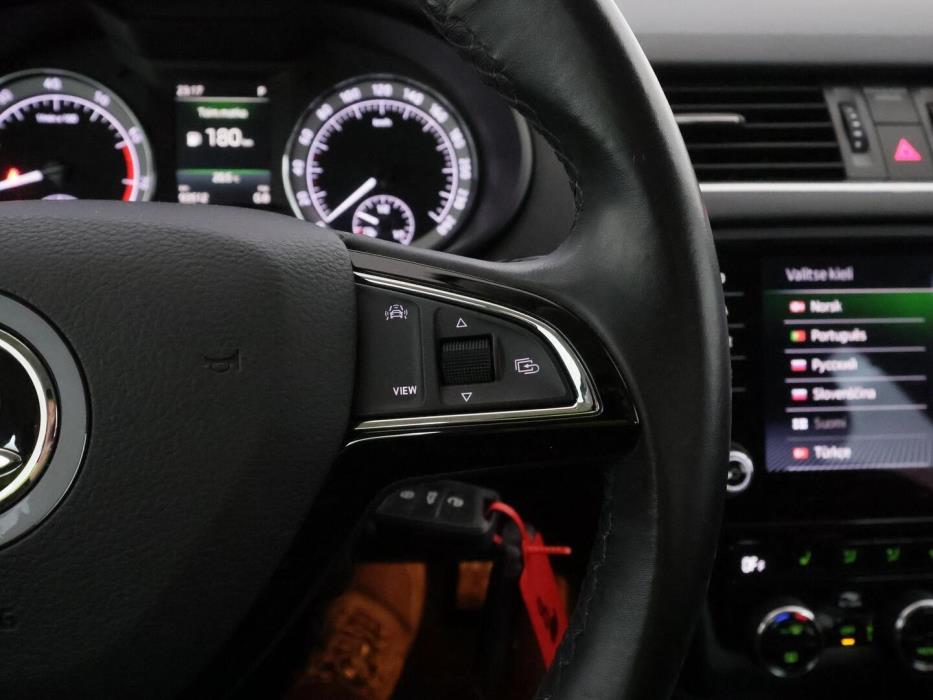 SKODA OCTAVIA 2019