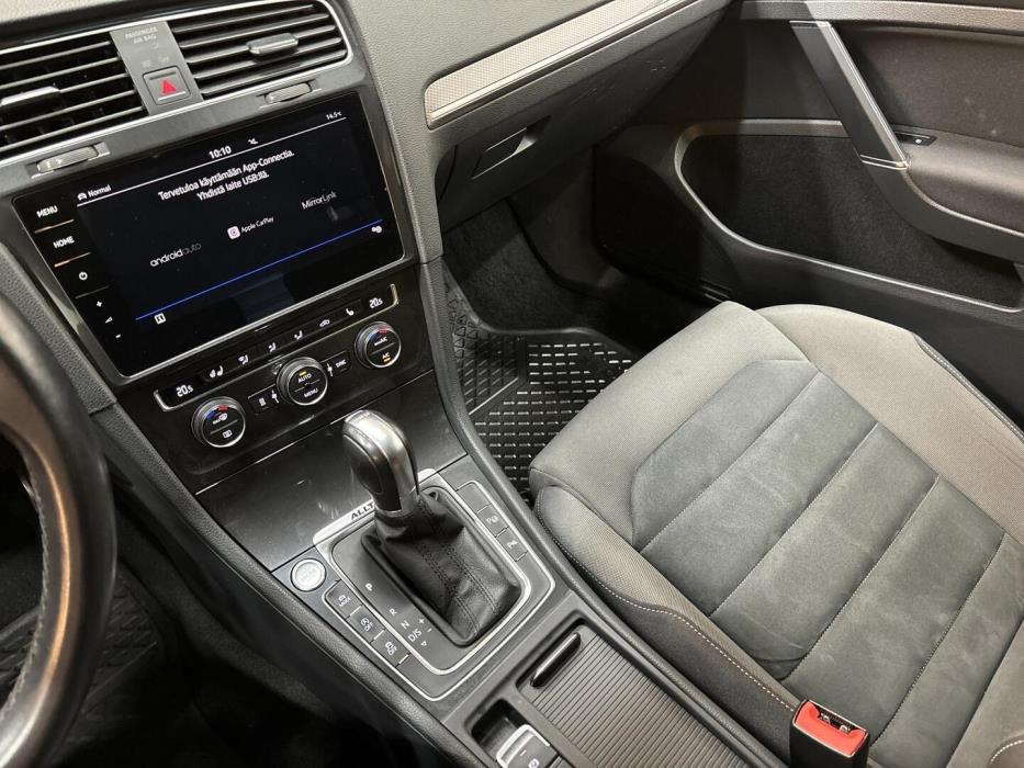 VOLKSWAGEN Golf 2018