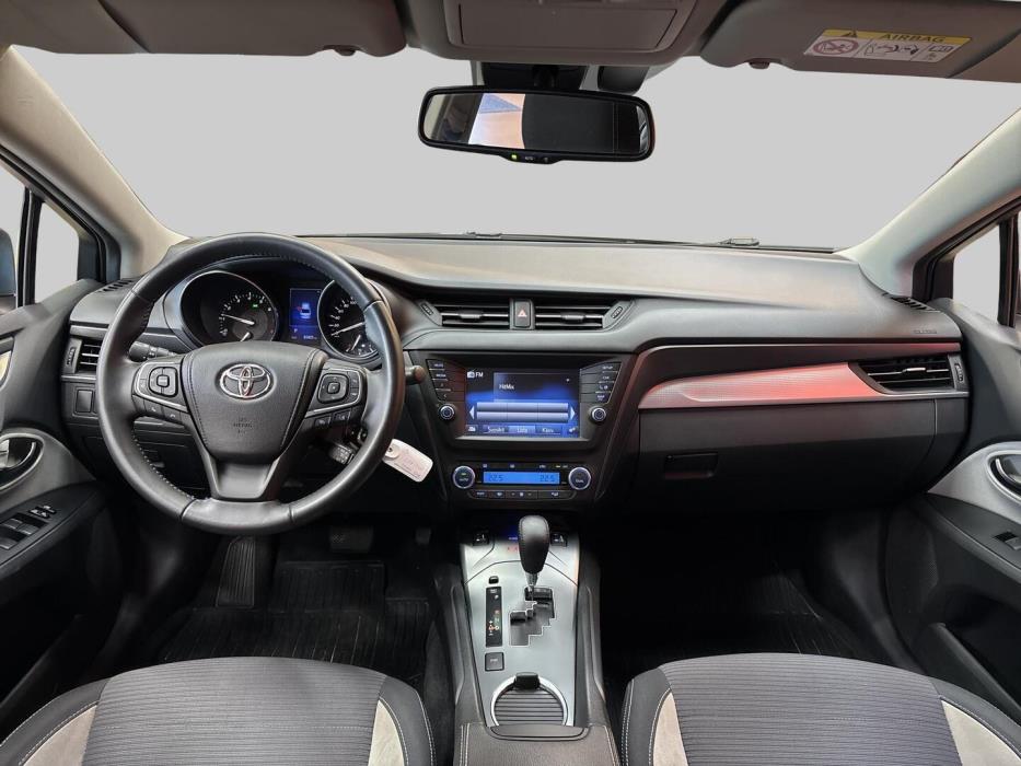 TOYOTA Avensis 2017