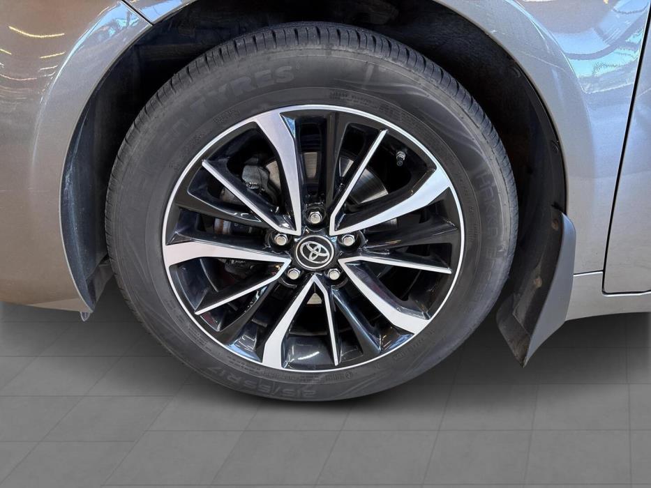 TOYOTA Avensis 2017