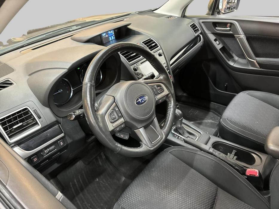 SUBARU Forester 2018