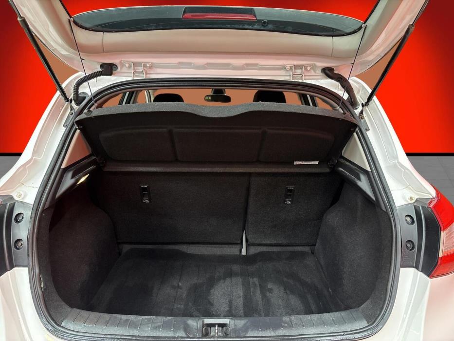 NISSAN Pulsar 2015