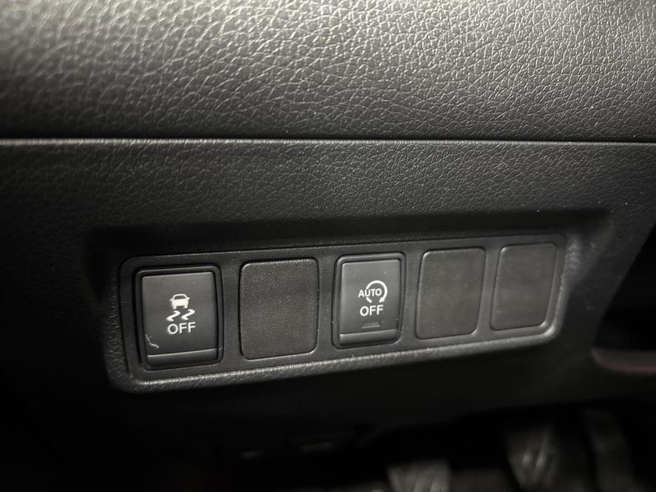 NISSAN Pulsar 2015