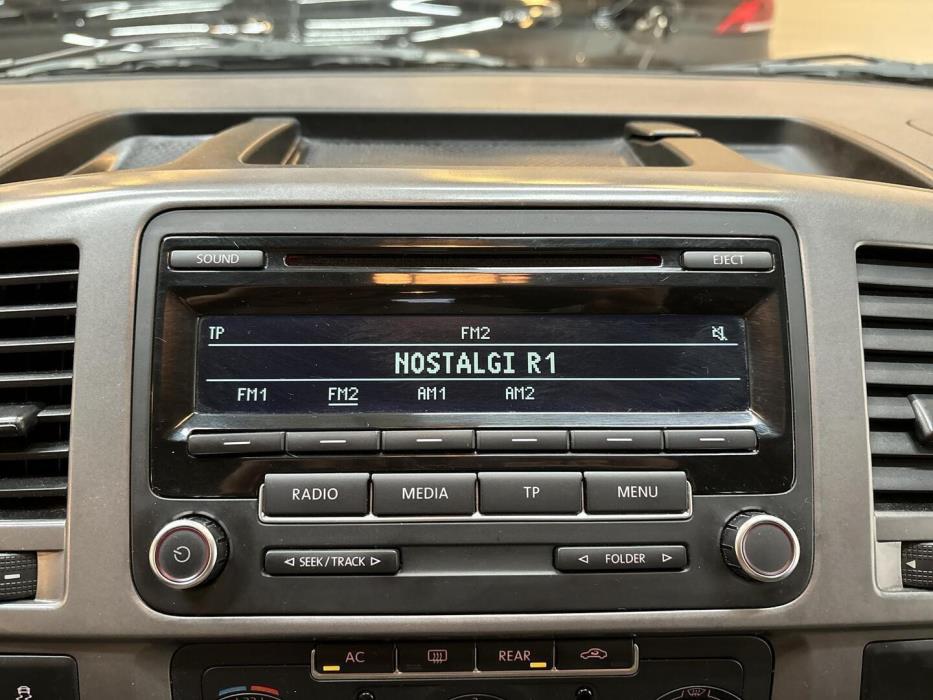 VOLKSWAGEN Caravelle 2012
